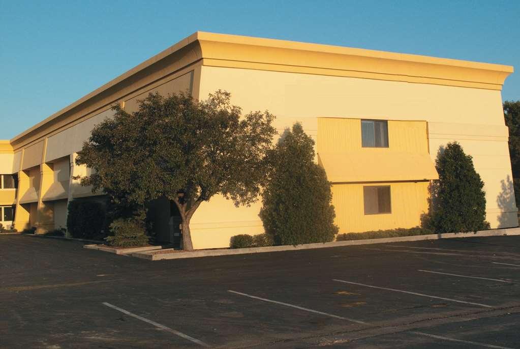 Days Inn By Wyndham Pleasant Prairie Kenosha Екстериор снимка