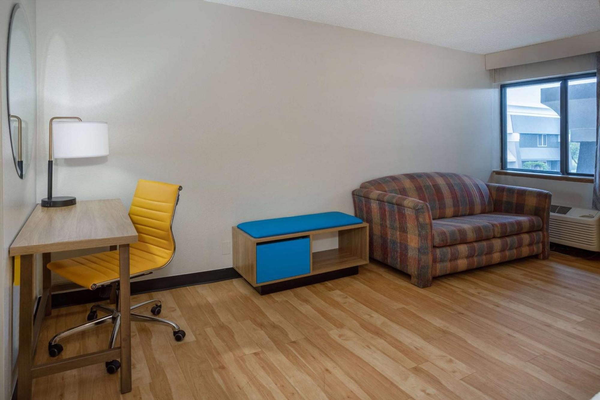 Days Inn By Wyndham Pleasant Prairie Kenosha Екстериор снимка