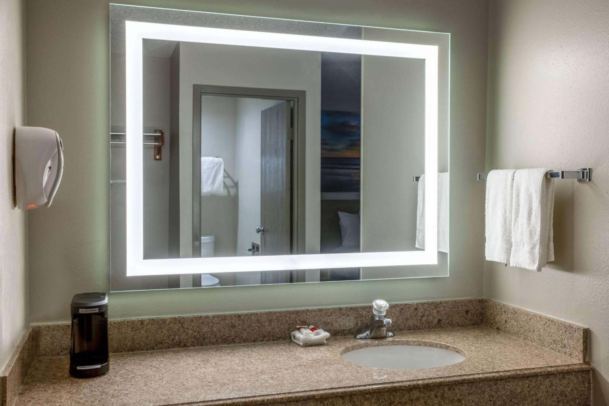 Days Inn By Wyndham Pleasant Prairie Kenosha Екстериор снимка